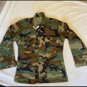 Woodland Camo Coat, Clean with No Patches Med Reg